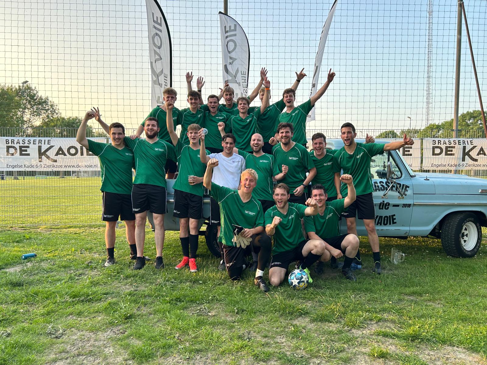 Team Flikweert Vision tijdens voetbaltoernooi